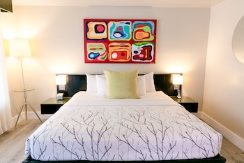 Snooze & Cruise King: Includes Parking & Long Beach Port Transfer
