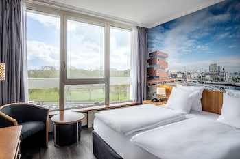 Standard Room, 1 Queen Bed