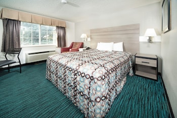 Standard Room, 1 Queen Bed, Non Smoking (2nd floor only)