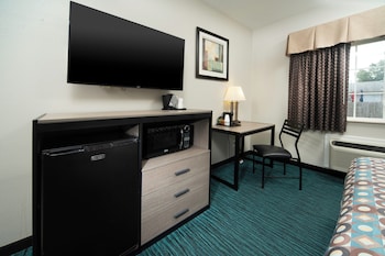 Standard Room, 1 Queen Bed, Non Smoking (2nd floor only)