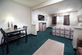 Suite, 1 King Bed with Sofa bed