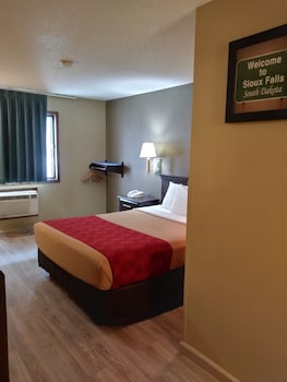 Standard Room, 1 Queen Bed, Non Smoking