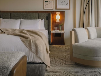 Classic Room, 1 King Bed, Accessible