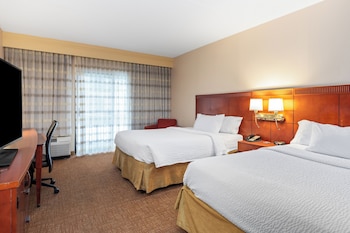 Deluxe Room, 2 Queen Beds, Balcony (Balcony)