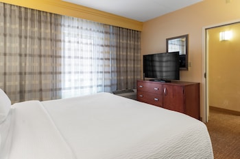 Room, 1 King Bed with Sofa bed (Balcony)