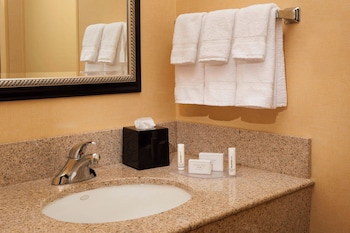 Deluxe Room, 2 Queen Beds, Balcony (Balcony)