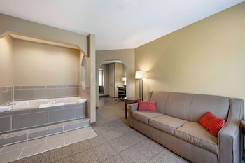 Suite, 1 King Bed, Non Smoking, Hot Tub