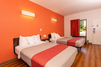Deluxe Room, 2 Double Beds, Non Smoking, Refrigerator & Microwave