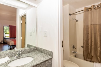 Deluxe Room, 2 Double Beds, Non Smoking, Refrigerator & Microwave