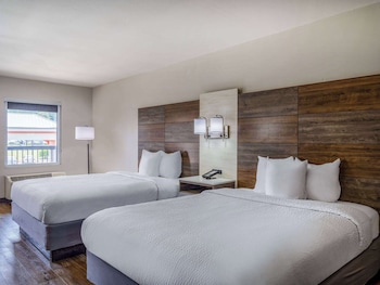 Room, 2 Double Beds, Accessible, Bathtub (Mobility )