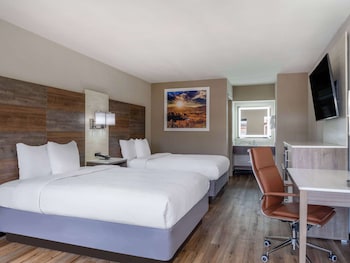 Room, 2 Double Beds, Accessible, Bathtub (Mobility )