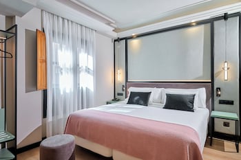 Double Room (Essential)