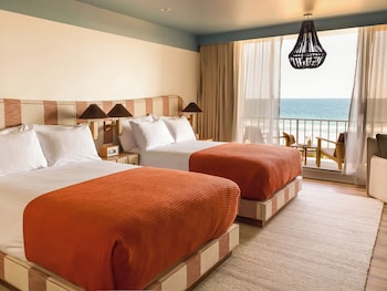 Standard Room, 2 Queen Beds, Balcony, Oceanfront