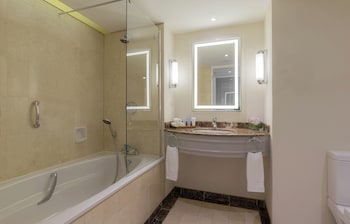 Deluxe Room, 1 King Bed
