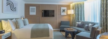 Junior Suite, 1 King Bed