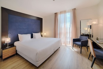 Superior Room (Duomo View Extra Bed 2 Ad + 1 Ch)