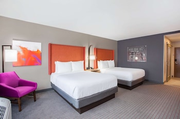 Room, 2 Queen Beds, Accessible, Non Smoking (Mobility/Hearing,tub w grab bars)