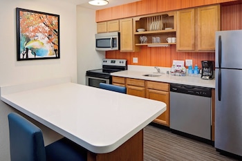 Studio, 1 King Bed with Sofa bed (Mobility Accessible, Tub)