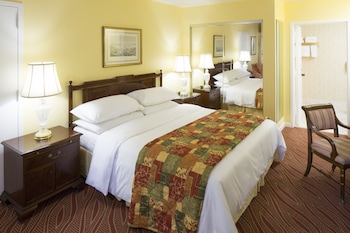 Deluxe Room, 1 King Bed