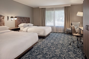 Traditional Room, 2 Queen Beds (Mobility/Hearing Accessible, Tub)