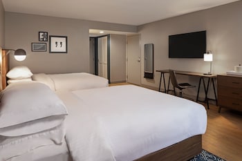 Traditional Room, 2 Queen Beds (Mobility/Hearing Accessible, Tub)
