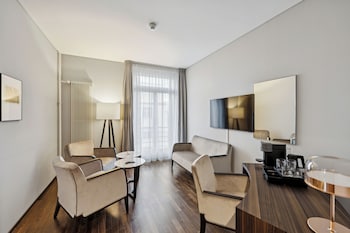Suite Signature