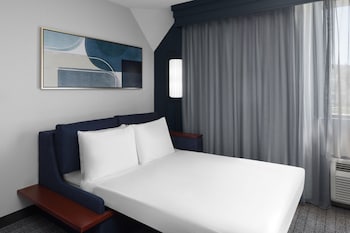 Room, 1 King Bed, Hearing Accessible (Accessible Bathtub)