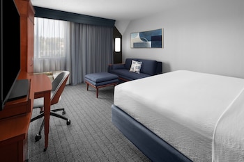Room, 1 King Bed, Hearing Accessible (Accessible Bathtub)