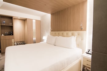 Superior Room, 1 King Bed