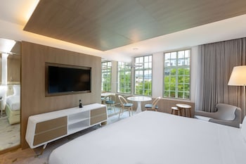 Superior Room, 1 King Bed