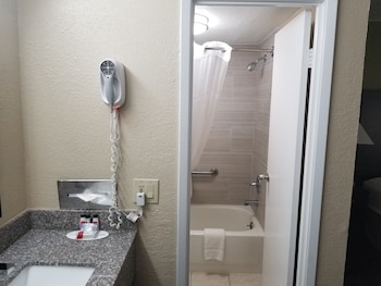 Deluxe Studio Suite, 1 King Bed, Non Smoking