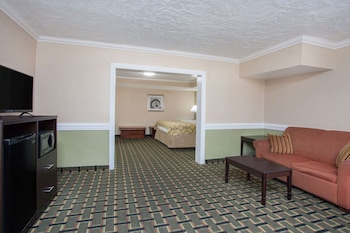 Deluxe Studio Suite, 1 King Bed, Non Smoking