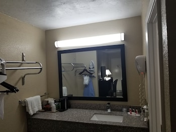 Room, Multiple Beds, Non Smoking (Oversize)