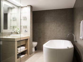 Deluxe Room, 1 King Bed with Sofa bed (Spa Room)