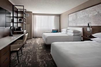 Room, 2 Queen Beds (Mobility/Hearing Accessible, Tub)