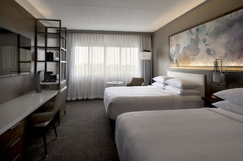 Room, 2 Queen Beds (Mobility/Hearing Accessible, Tub)