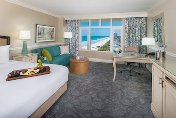 Room, 1 King Bed (Coastal View)