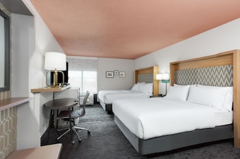 Standard Room, 2 Queen Beds (Bath/Shower Combo)