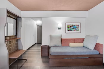 Standard Room, 1 King Bed, Accessible (Mobility, Accessible Tub)