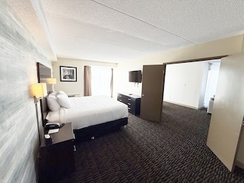 Suite, 1 King Bed, Non Smoking, Refrigerator & Microwave
