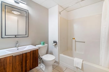 Suite, 1 King Bed, Non Smoking