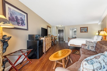 Suite, 1 King Bed, Non Smoking