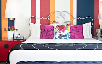 Deluxe Room, 1 Queen Bed