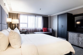 Junior Suite, 1 King Bed, Jetted Tub