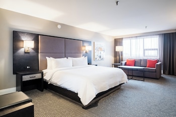 Premium Room, 1 King Bed with Sofa bed (High Floor)