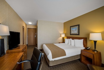 Standard Room, 1 Queen Bed, Non Smoking, Refrigerator & Microwave
