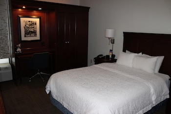 Room, 1 Queen Bed, Accessible, Non Smoking (Roll-In Shower)