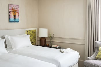 Premium Room, 2 Twin Beds, Courtyard View (or Scribe St. View, Luxury)