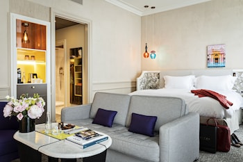 Junior Suite, 1 King or Queen Size Bed and Sofabed, Lounge Area, Scribe Street View