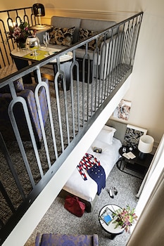 DUPLEX JUNIOR SUITE, 1 King or Queen Size Bed, Sofabed, Separate Lounge Area, Street View